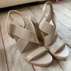 NEW Charles by Charles David Wedges